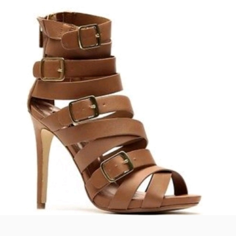 Opened Toe Cross Strap Buckled Heels!